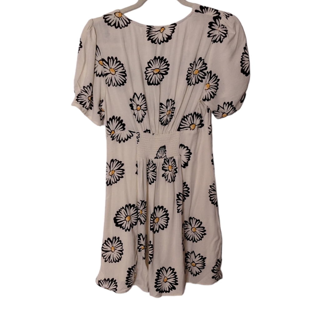 NWT Urban Outfitters Bettie Twist-Front Cream & Black Floral Mini Dress Small - Picture 4 of 8